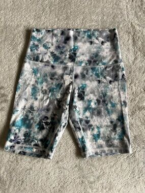 Lululemon Align Shorts 8” size 6